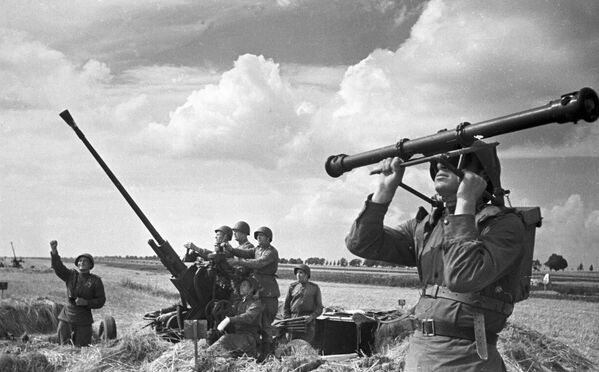 Советские зенитчики в районе боев на Курской дуге. 9 августа 1943 - Sputnik Молдова