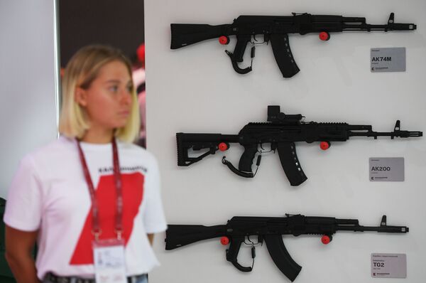 Gama pistoalelor automat Kalashnikov - Sputnik Moldova