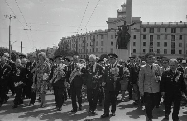 Памятник освободителям Молдовы почти полностью готов к празднику - фото Памятник освободителям Молдовы почти полностью готов к празднику - фото - Sputnik Молдова
