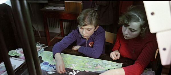 Молдавская ССР. Детская студия мультипликационных фильмов Флоричика. Идет работа над новым фильмом. - Sputnik Молдова