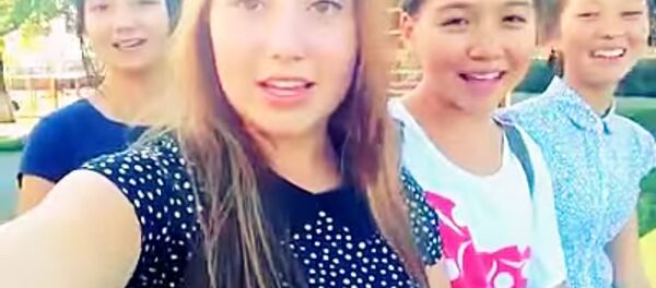 VIDEOKLUB: Казахские школьницы душевно исполнили песню на мелодию Евгения Доги VIDEOKLUB: Казахские школьницы душевно исполнили песню на мелодию Евгения Доги - Sputnik Молдова