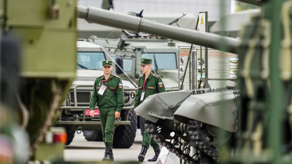Военнослужащие на выставке «Армия России – завтра» в рамках IV Международного военно-технического форума «Армия-2018» в Кубинке - Sputnik Молдова