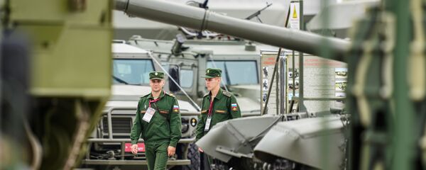 Военнослужащие на выставке «Армия России – завтра» в рамках IV Международного военно-технического форума «Армия-2018» в Кубинке - Sputnik Молдова