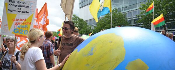Acțiune de protest a antiglobaliștilor - Sputnik Moldova-România