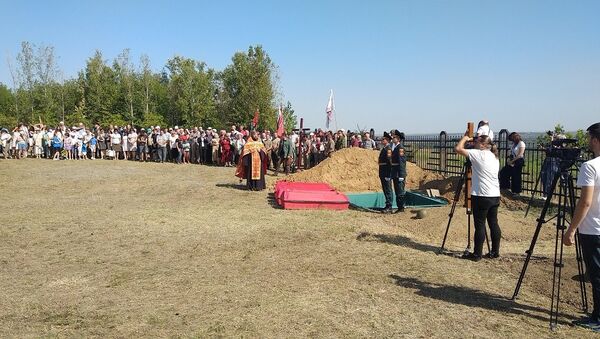 Церемония захоронения останков воинов-освободителей, погибших в годы Великой Отечественной войны - Sputnik Молдова