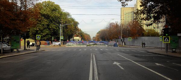 Бульвар Штефана чел Маре перекрыт протестующими - Sputnik Молдова