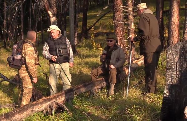 Putin a vorbit despre călătorii în locuri sălbatice și despre întâlniri cu urșii Putin a vorbit despre călătorii în locuri sălbatice și despre întâlniri cu urșii - Sputnik Moldova-România
