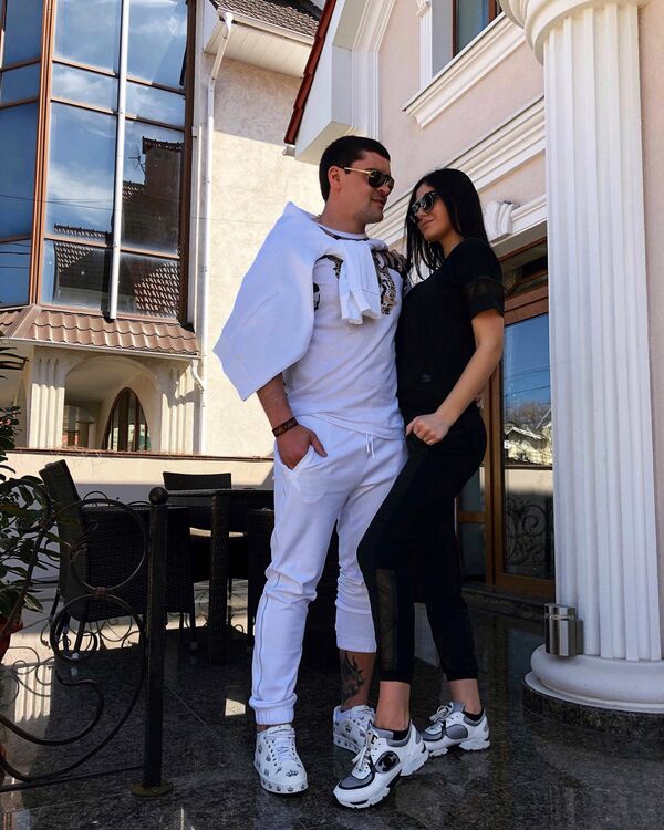 Constantin Țuțu și Beatrice Petrachi Constantin Țuțu și Beatrice Petrachi - Sputnik Moldova-România