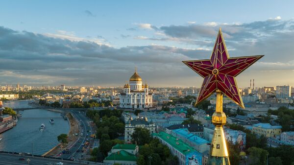 Звезда на Водовзводной башне Московского Кремля - Sputnik Moldova