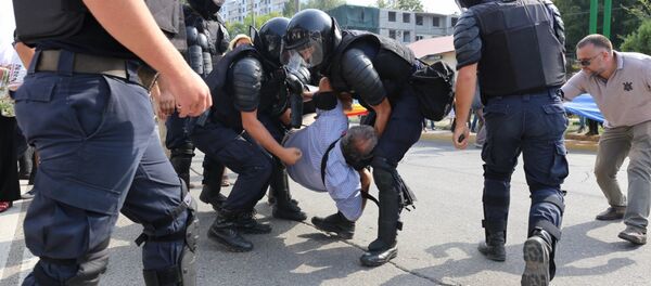 Полиция разогнала унионистов Полиция разогнала унионистов - Sputnik Молдова