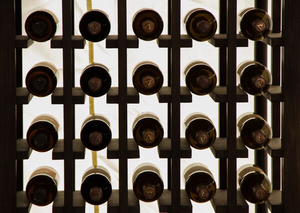 Образцы отборных молдавских вин известнейших на весь мир винных марок Молдовы. - Sputnik Молдова