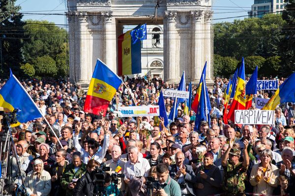 Около трех тысяч сторонников собрала в центре Кишинева платформа DA. Около трех тысяч сторонников собрала в центре Кишинева платформа DA. - Sputnik Молдова