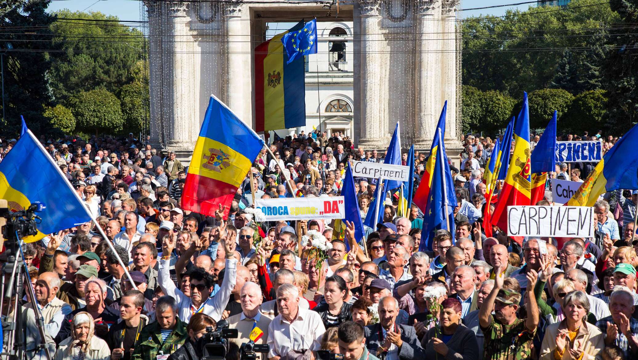 Евро на сегодня в молдавии. Протесты в Молдавии. Митинги в Молдавии. Митинг в Кишиневе. Митинги в Молдавии сейчас.