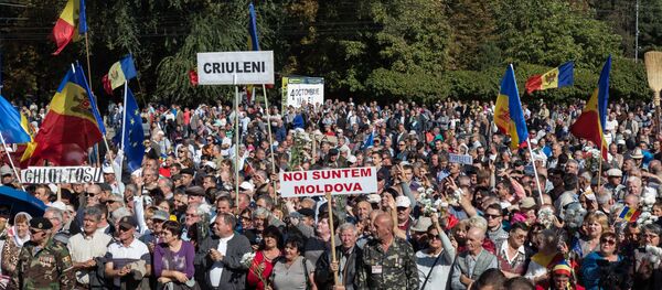 Платформа DA и левоцентристы установили на местах своих протестов палаточные городки, в которых круглосуточно дежурят люди. - Sputnik Молдова