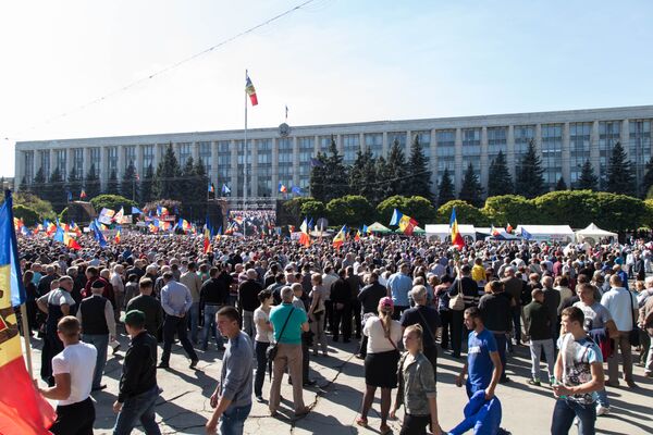 Revendicările au rămas aceleaşi: demisia preşedintelui, Guvernului şi dizolvarea Parlamentului. - Sputnik Moldova