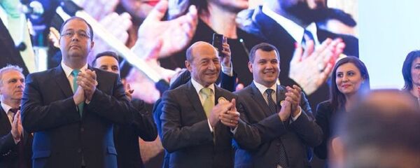 Eugen Tomac și Traian Băsescu - Sputnik Moldova-România