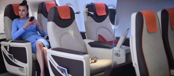 Макет салона ближнемагистрального пассажирского самолета Sukhoi Superjet 100 на МАКС-2017 - Sputnik Moldova
