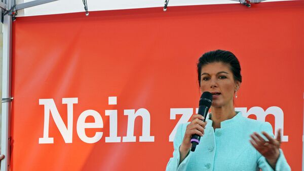 Sahra Wagenknecht (Die Linke) bei Friedensdemo in Berlin - Sputnik Moldova