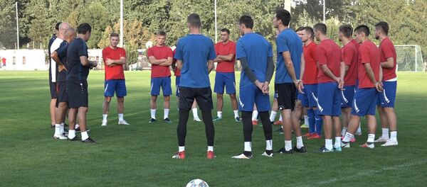 Как молдавские футболисты готовятся к дебюту в Лиге наций - Sputnik Молдова