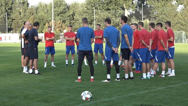 Как молдавские футболисты готовятся к дебюту в Лиге наций - Sputnik Молдова