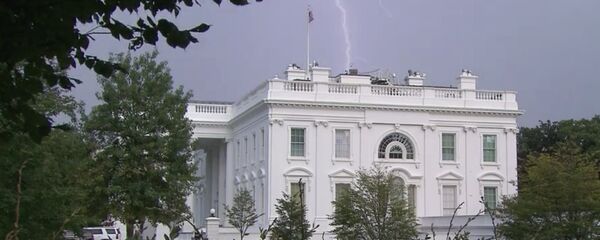 Молния ударила в Белый дом во время грозы - Sputnik Молдова