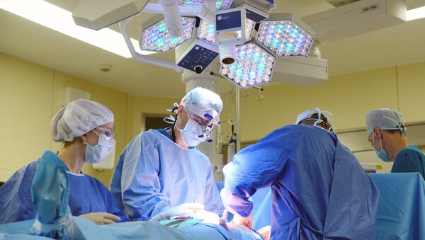 Проведение операции в кардиохирургическом отделении - Sputnik Moldova-România