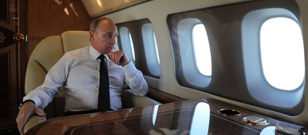 Putin la bordul avionului prezidențial - Sputnik Moldova