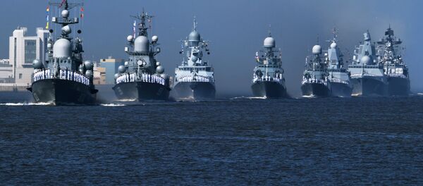 Корабли ВМФ России на главном военно-морском параде в Кронштадте - Sputnik Молдова