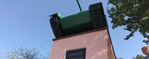 Танк Т-34 - мемориал Виктория в Леушенах - Sputnik Молдова