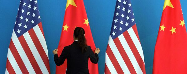 Drapeaux de la Chine et des USA - Sputnik Moldova