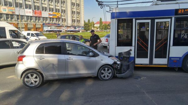 Accident - Sens Giratoriu Accident - Sens Giratoriu - Sputnik Moldova