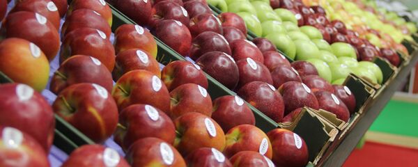 Молдавские яблоки на стенде Молдовы на выставке WorldFood Moscow - Sputnik Молдова