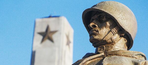 Памятник советским войскам на советском военном кладбище в Варшаве Памятник советским войскам на советском военном кладбище в Варшаве - Sputnik Молдова