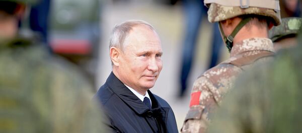 Vladimir Putin la exercițiile militare Vostok-2018 Vladimir Putin la exercițiile militare Vostok-2018 - Sputnik Moldova