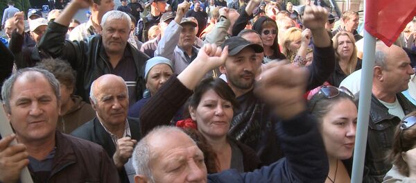 Социалисты и Наша партия пикетировали здания генпрокуратуры и мэрии Социалисты и Наша партия пикетировали здания генпрокуратуры и мэрии - Sputnik Молдова