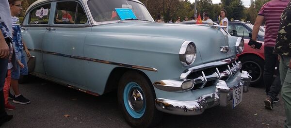 Выставка ретро-автомобилей в Кишиневе Выставка ретро-автомобилей в Кишиневе - Sputnik Молдова