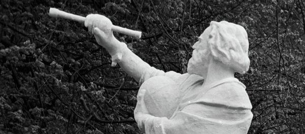 Monumentul lui Galileo Galilei Monumentul lui Galileo Galilei - Sputnik Moldova-România