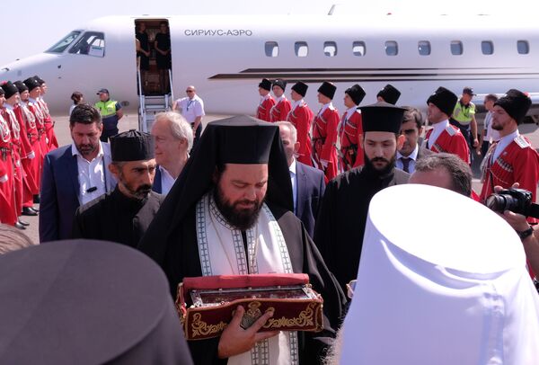 Встреча ковчега с мощами святителя Спиридона Тримифунтского в аэропорту Краснодара - Sputnik Молдова