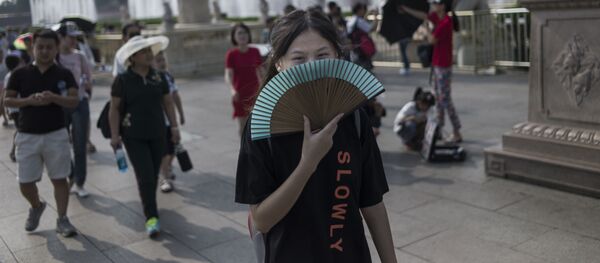 Туристы на площади Тяньаньмэнь в Пекине - Sputnik Молдова