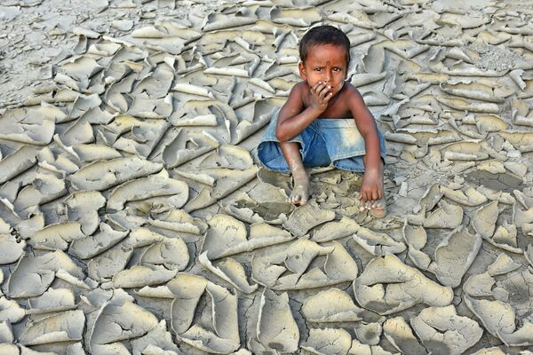 Снимок Dryness индийского фотографа Chinmoy Biswas, победившего в номинации Changing Climates Prize фотоконкурса Environmental Photographer of the Year 2018 - Sputnik Молдова