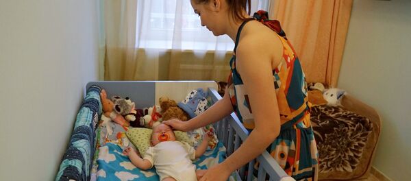 Мать с ребенком - Sputnik Moldova