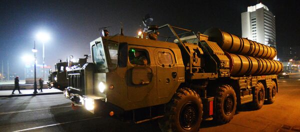 An S-400 air defense missile system - Sputnik Молдова