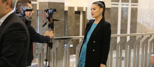 Deputatul Alina Zotea la prima ședință a Parlamentului - Sputnik Молдова