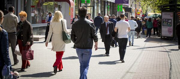 Люди в городе остановка Люди в городе остановка - Sputnik Молдова
