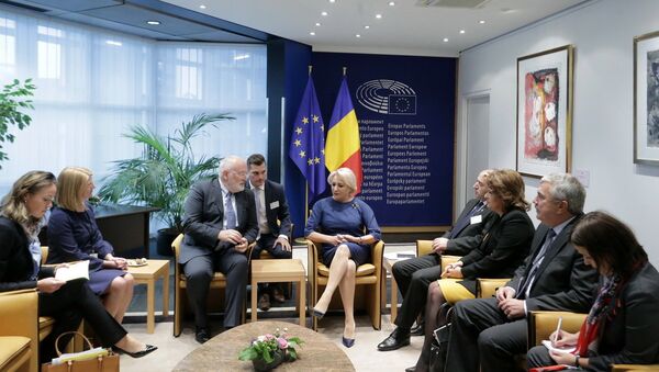 Întrevederea premierului Viorica Dăncilă cu prim-vicepreședintele Comisiei Europene, Frans Timmermans - Sputnik Moldova-România