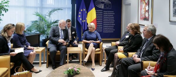 Întrevederea premierului Viorica Dăncilă cu prim-vicepreședintele Comisiei Europene, Frans Timmermans - Sputnik Moldova-România