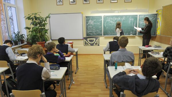 Elevi la lectie - Sputnik Moldova