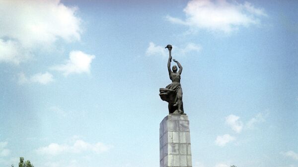 Monumentul Eroilor Comsomoliști din Chișinău - Sputnik Moldova