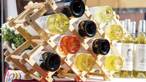 В 24-м Национальном дне вина принимают участие более 100 местных производителей - Sputnik Молдова