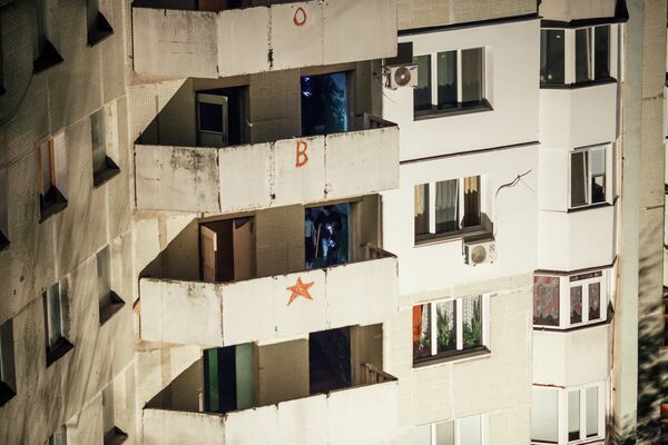 Балконы подъезда, где произошел взрыв - Sputnik Молдова